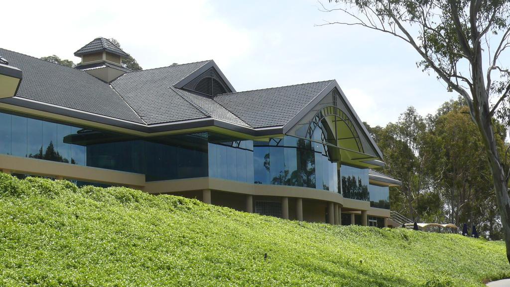 Riverside Oaks Golf Resort Cattai Exterior foto