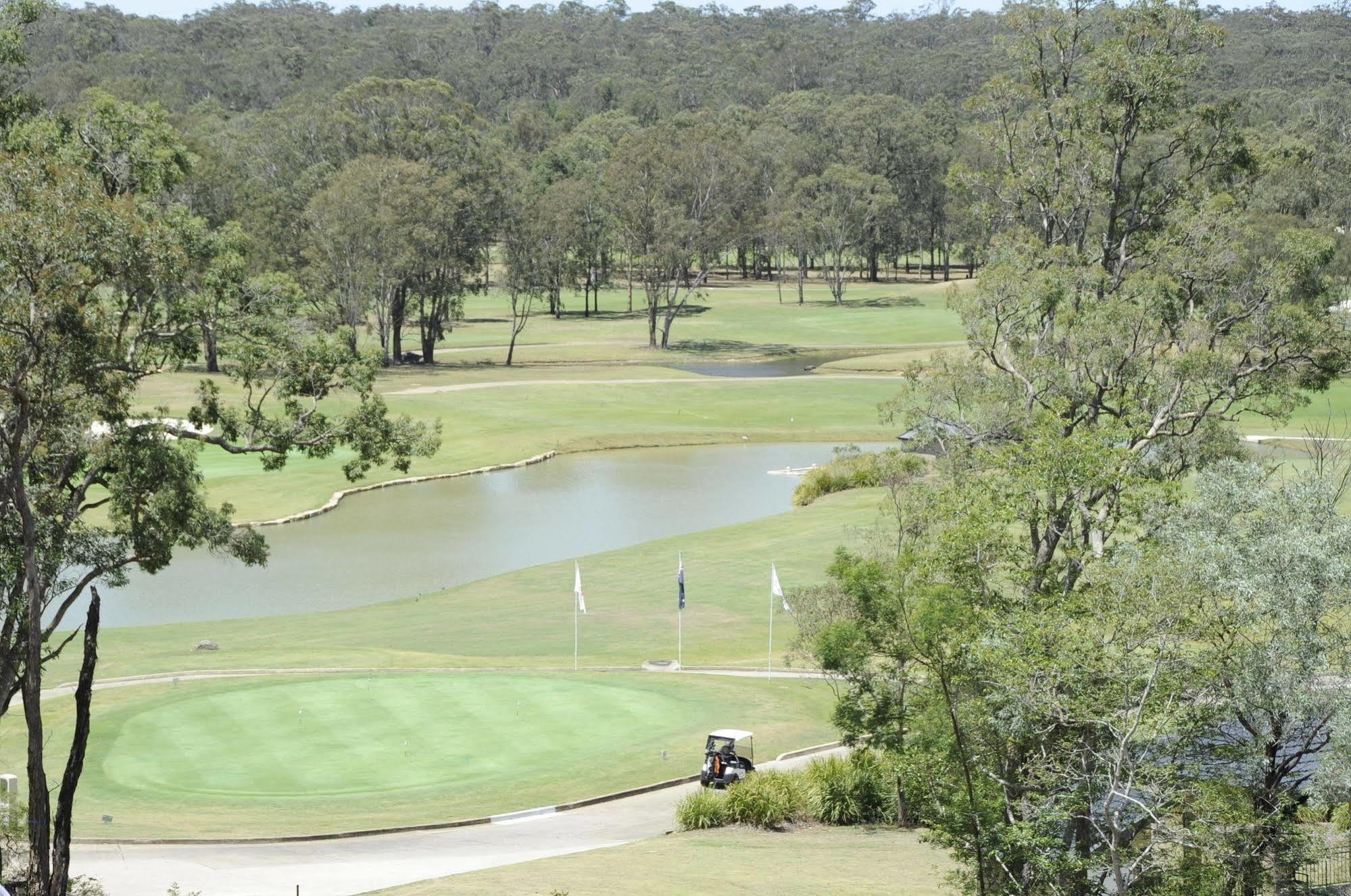 Riverside Oaks Golf Resort Cattai Exterior foto